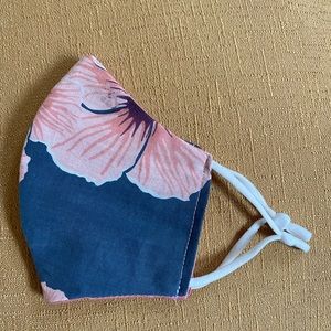 Acacia repurposed hibiscus mask ❌SOLD❌